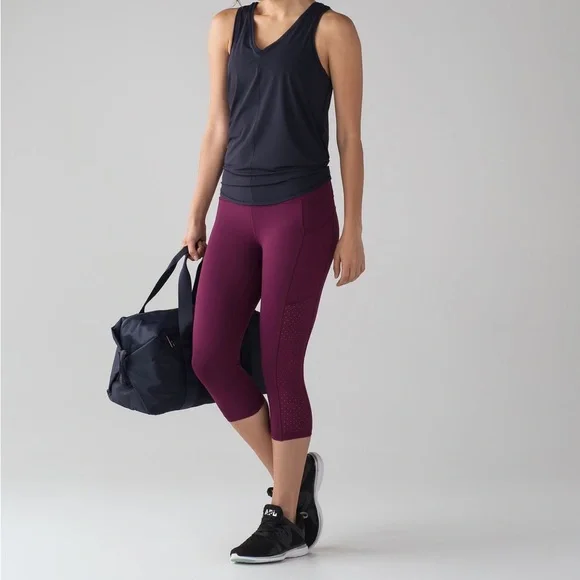 Lululemon Athletica Marvel Dark Pink Mind Over Miles Crop 17” Leggings size 4 - Picture 5 of 16